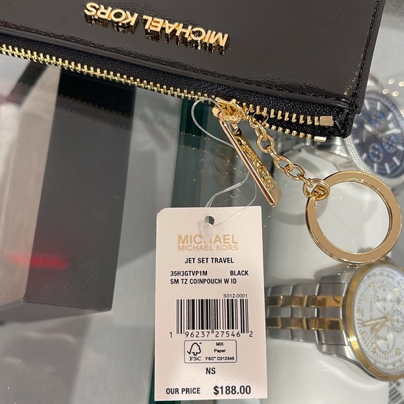 MICHAEL KORS
Jet Set Travel Small Top Zip Coin Pouch With ID Keychain 
Black
NWT - Picture 13 of 16